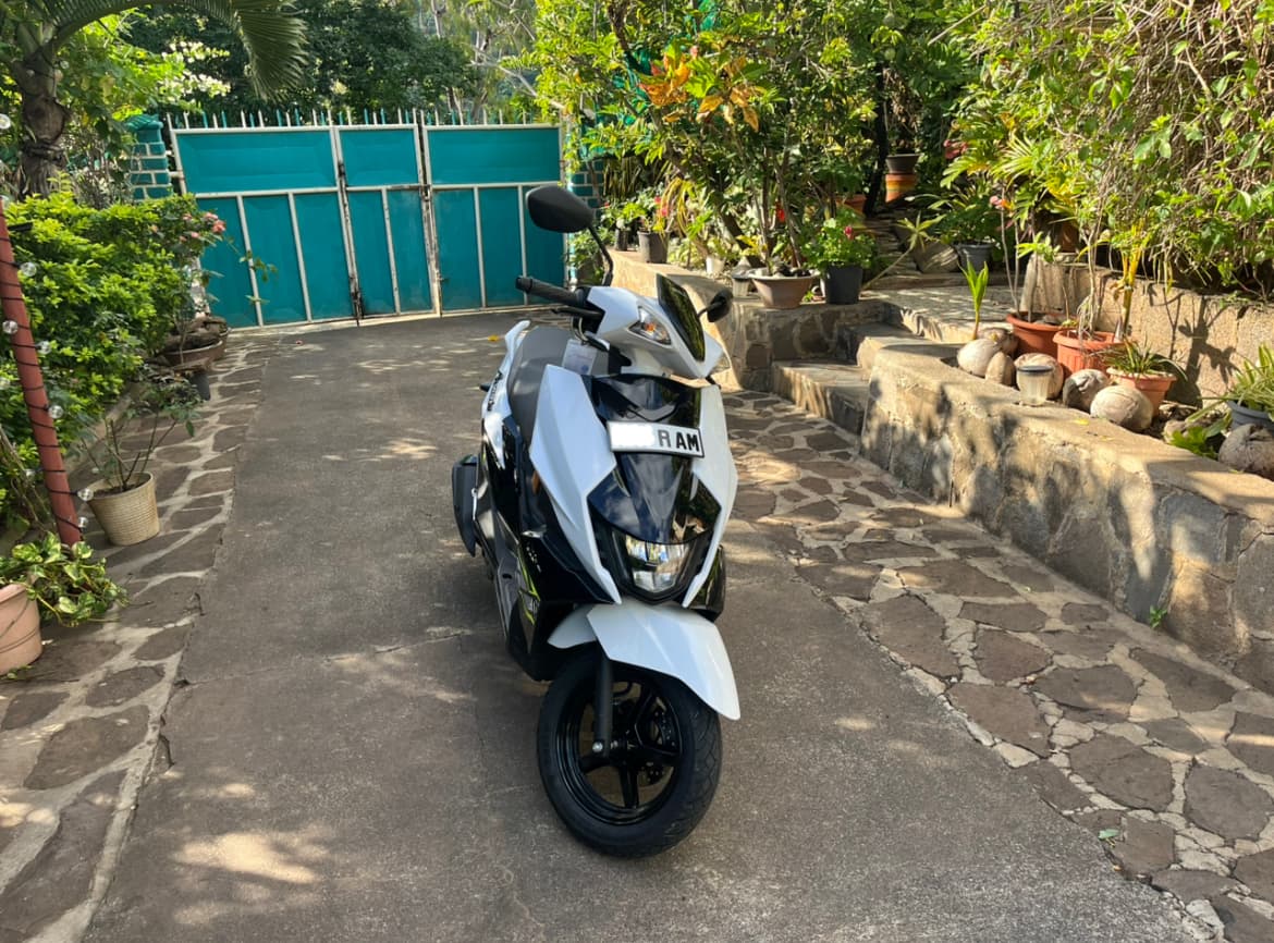 AVENIS 125cc — photo 1