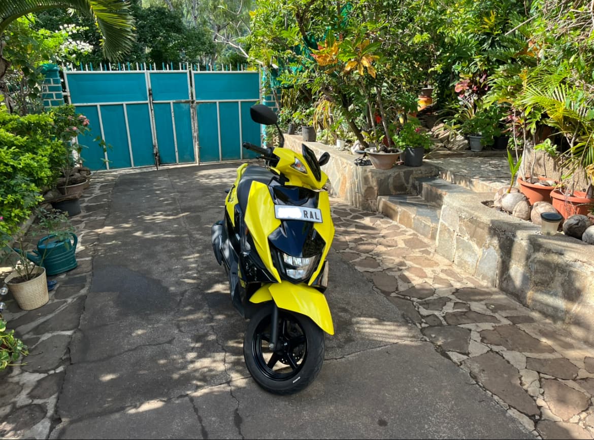 AVENIS 125cc — photo 1