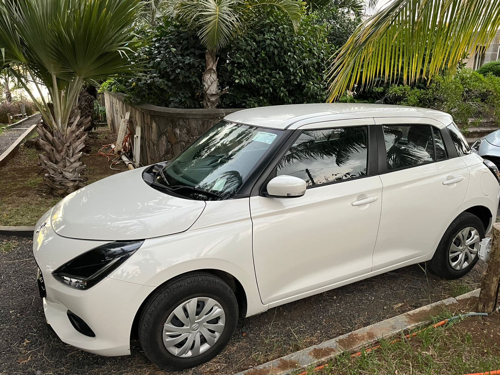 Suzuki Swift (Latest Gen) — photo 2