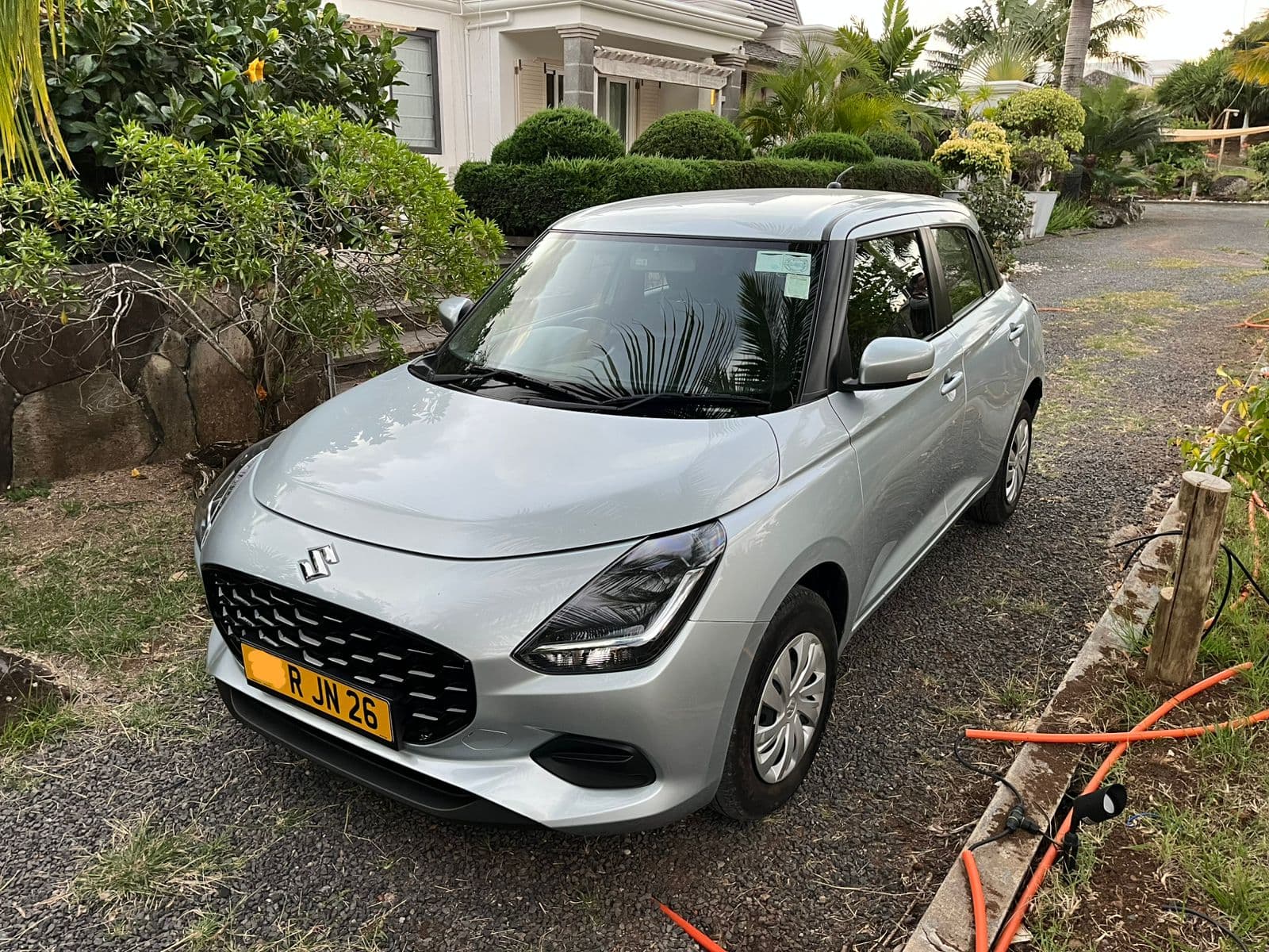 Suzuki Swift (Latest Gen) — photo 1