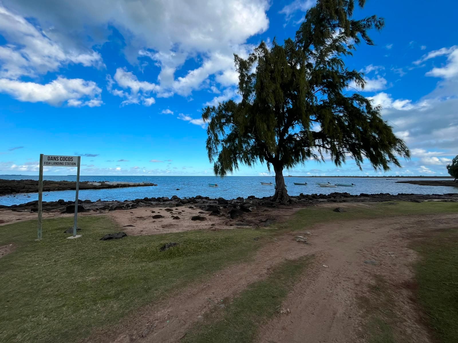 Dan Cocos(Fishing Landing Station) — Rodrigues, 1/2