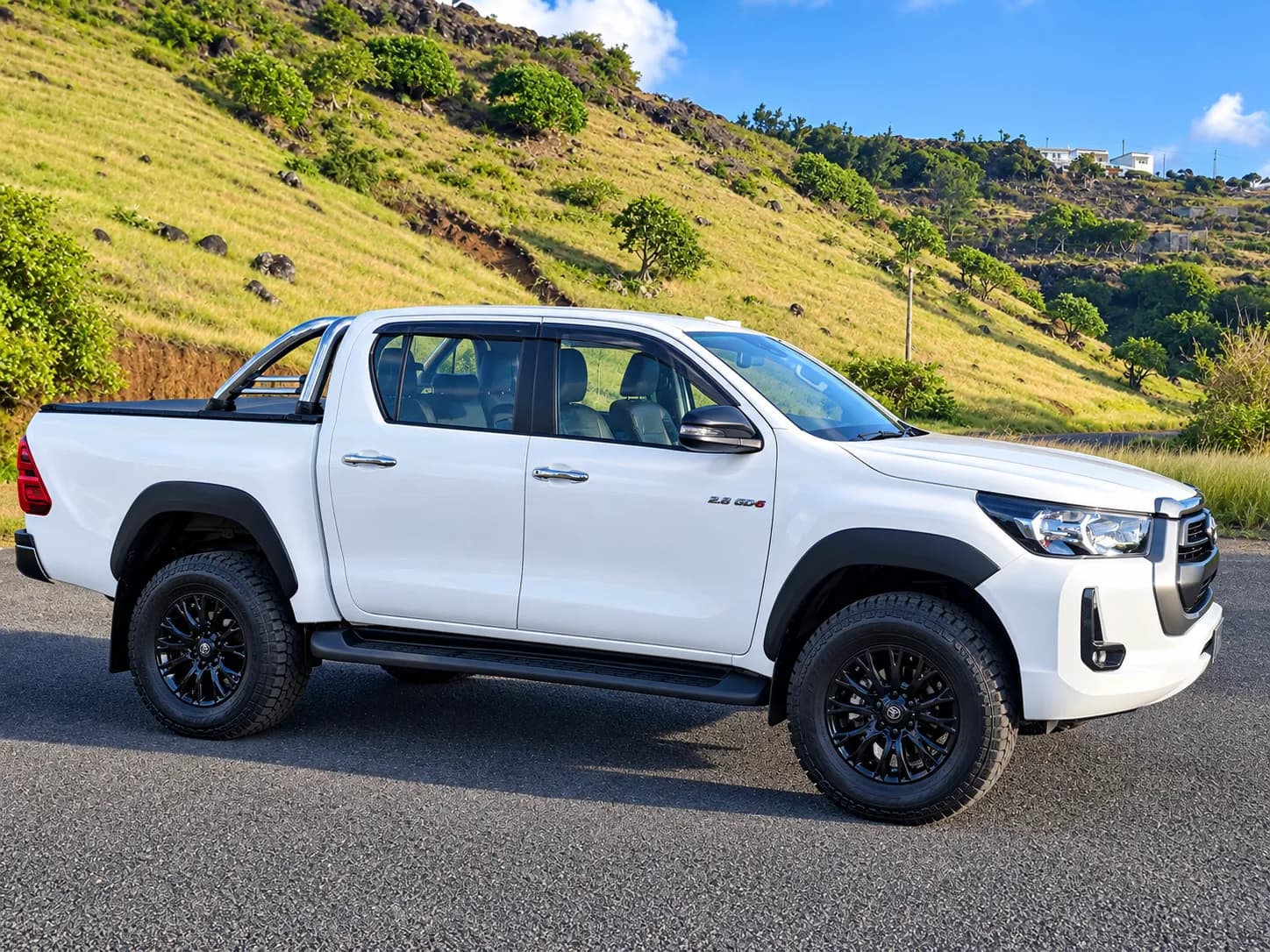 Toyota Hilux β photo 2